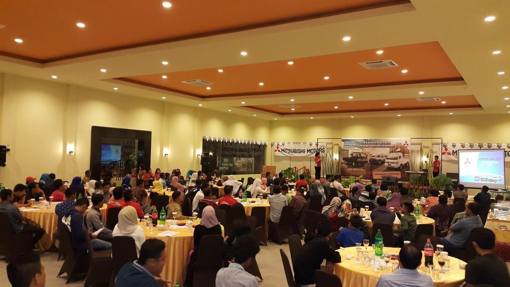 פאלו Kampoeng Nelayan Hotel מראה חיצוני תמונה