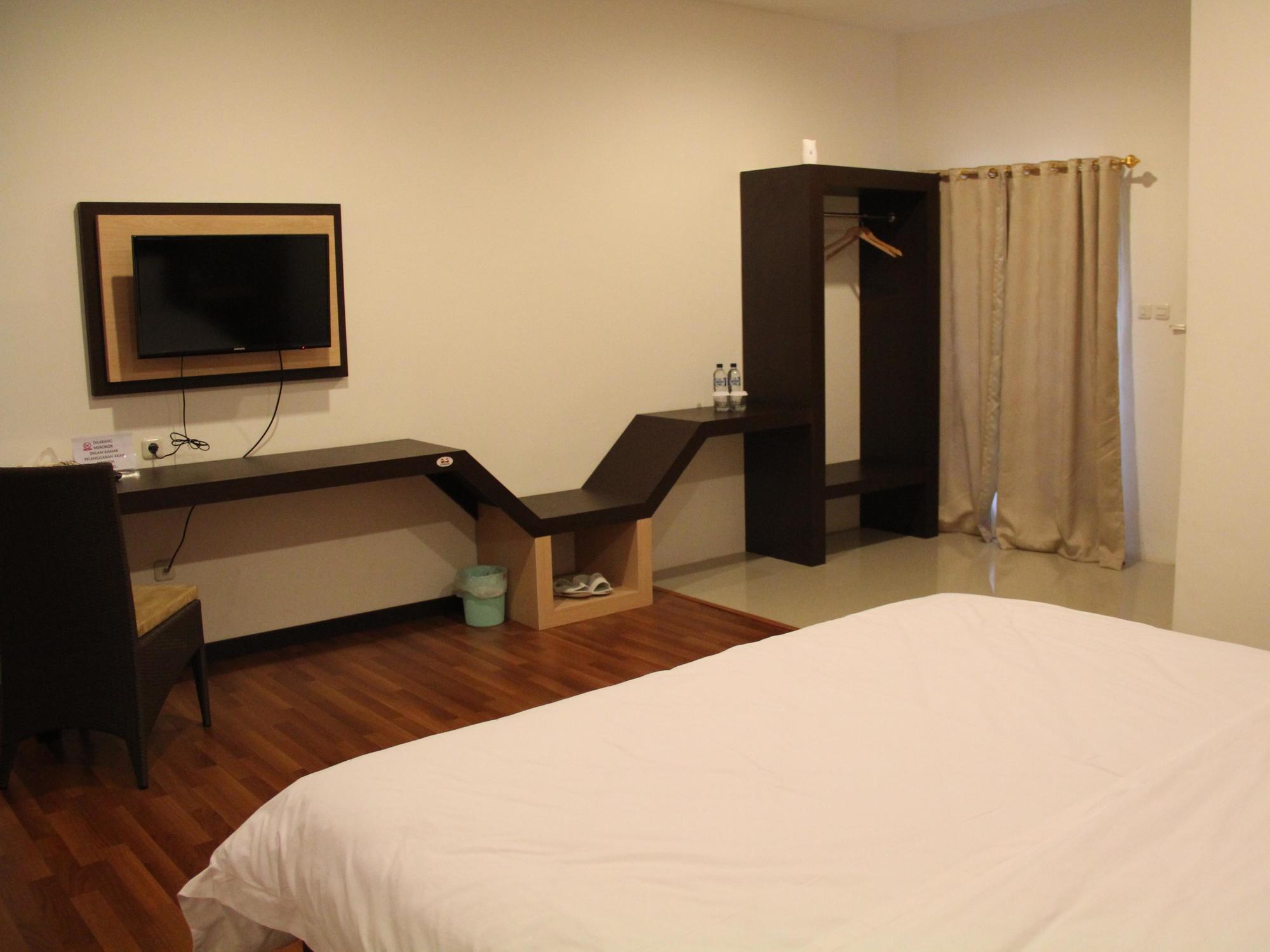 פאלו Kampoeng Nelayan Hotel מראה חיצוני תמונה