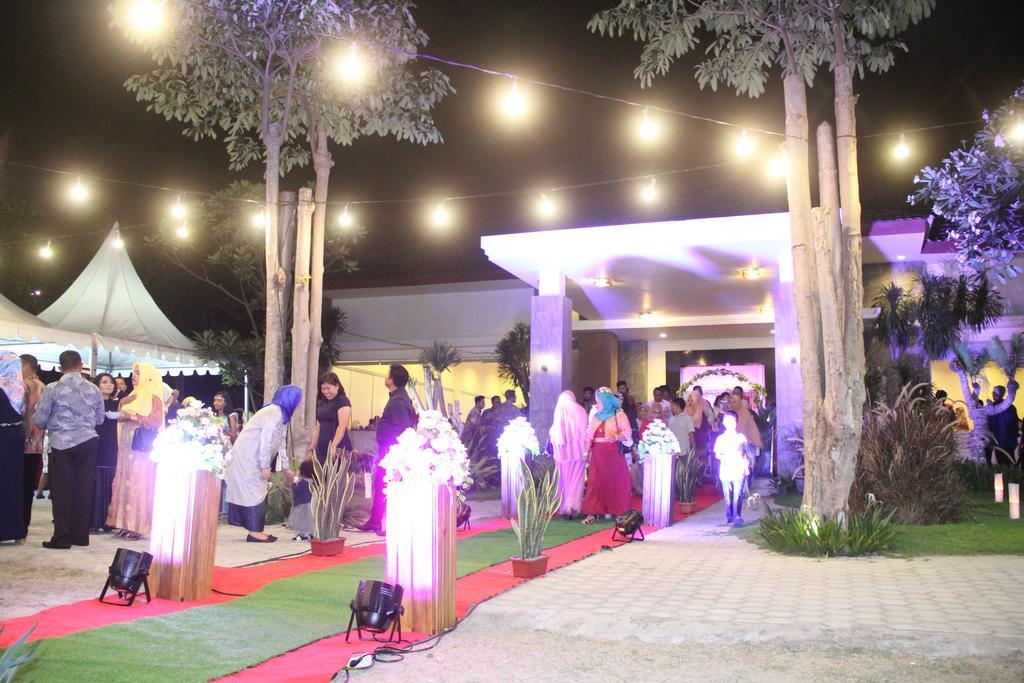 פאלו Kampoeng Nelayan Hotel מראה חיצוני תמונה